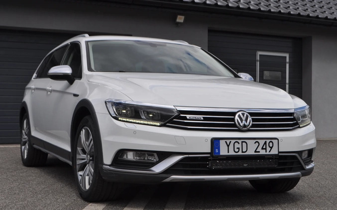Volkswagen Passat cena 72999 przebieg: 199000, rok produkcji 2016 z Legnica małe 781